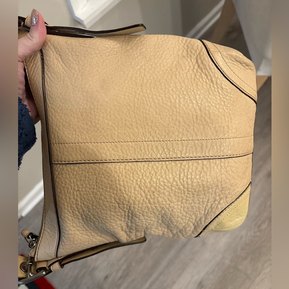 Vintage Coach Madison light tan pebbled leather shoulder/crossbody bag - Picture 17 of 17